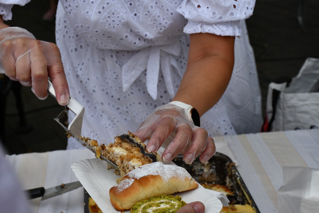 Klaudija Jepure iz Murskog Središća prirpemila međimursku gibanicu
