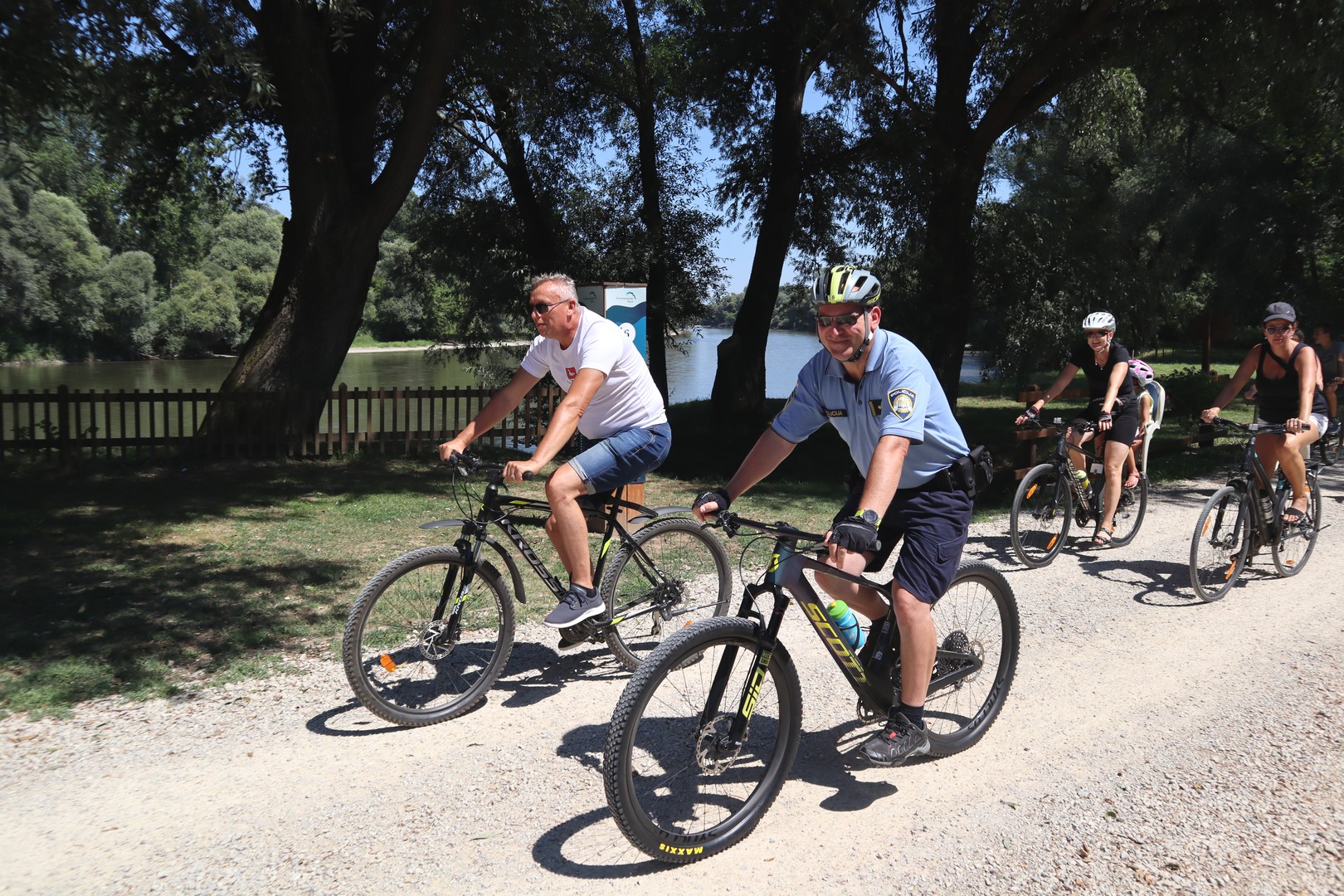 ‘Peciklinom protiv zaborava’: U Svetom Martinu branitelji održali biciklijadu
