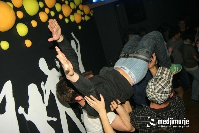 slika0025 Arcus (Subota, 21.4.2012) slika0025 Arcus (Subota, 21.4.2012)