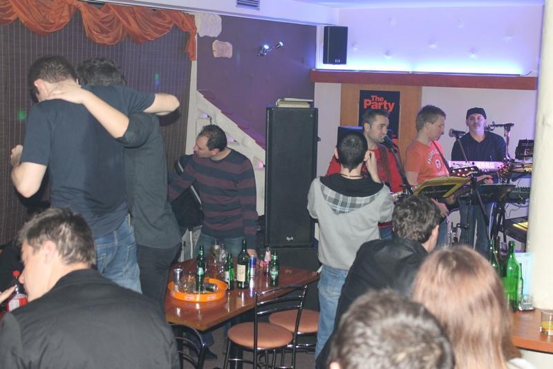 slika0043 Insomnia (Petak i subota, 22. i 23.2.2013 – Gloria Band)