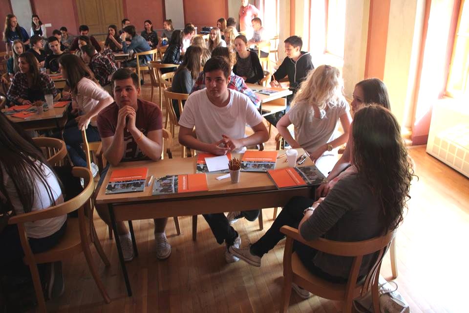 1099638392234666451053746752064