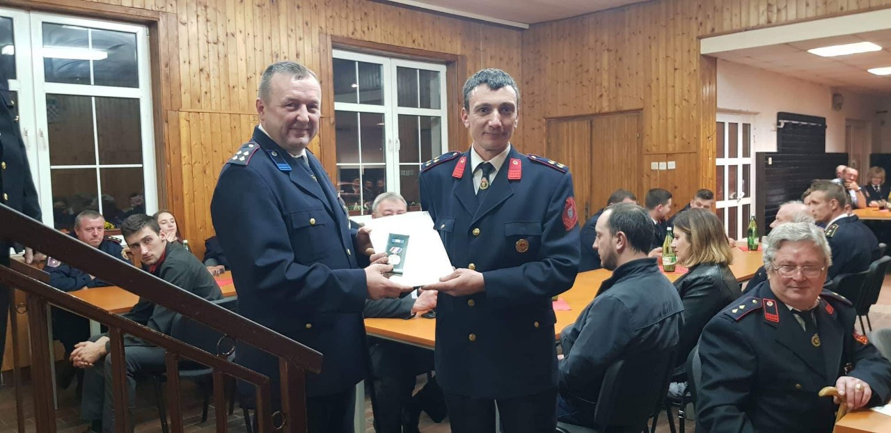 DVD NOVO SELO Održana izvještajna skupština: Spomenicu za 50 godina rada primio Nikola Đorđević DVD NOVO SELO Održana izvještajna skupština: Spomenicu za 50 godina rada primio Nikola Đorđević