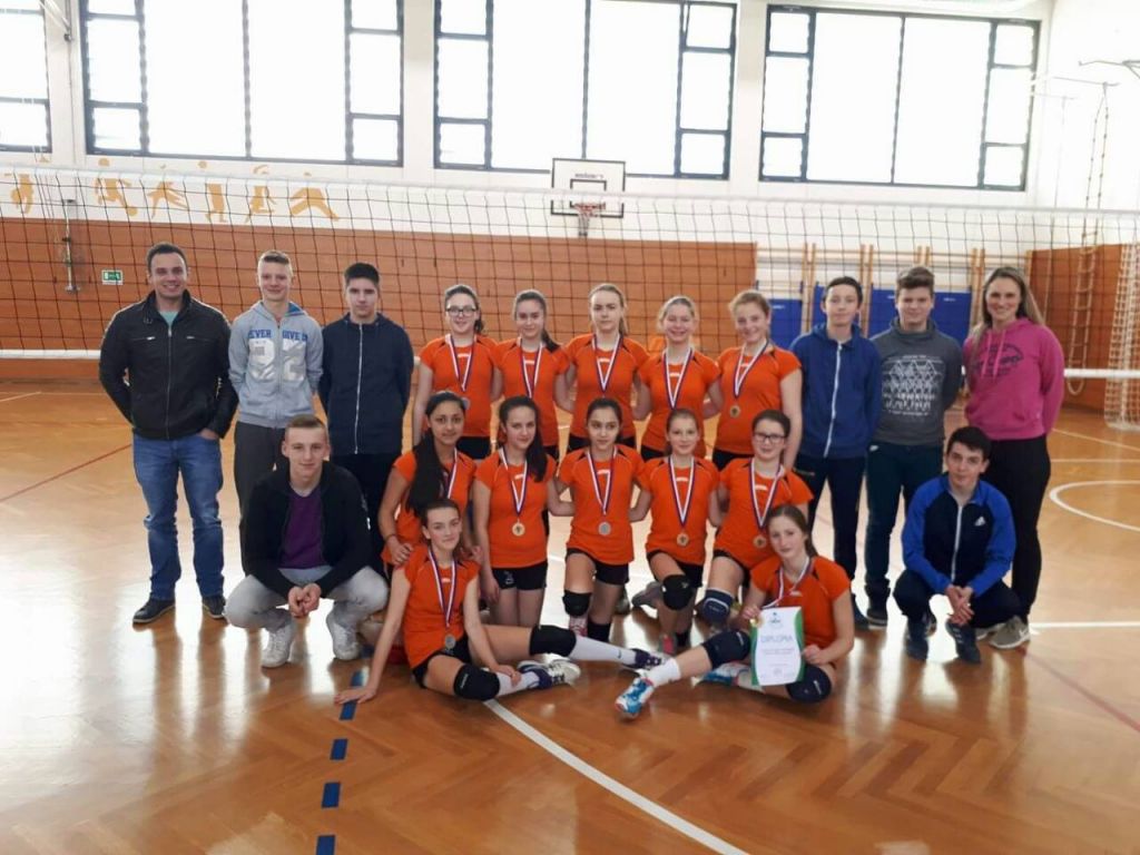 1777686210211467382097173881302