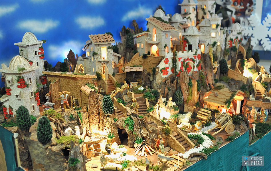 Josip Slaviček iz Preloga izradio prekrasne jaslice koje krase Dom kulture