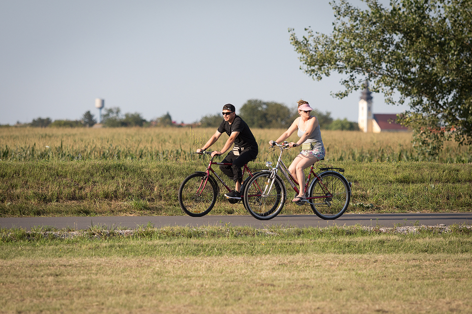 KLIKOM PO MARINI Sunčana nedjelja mamac za šetače na preloškoj Marini