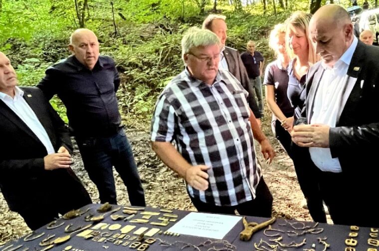 Istraživanje grobišta kod Novog Marofa