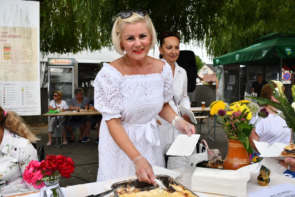 Klaudija Jepure iz Murskog Središća prirpemila međimursku gibanicu