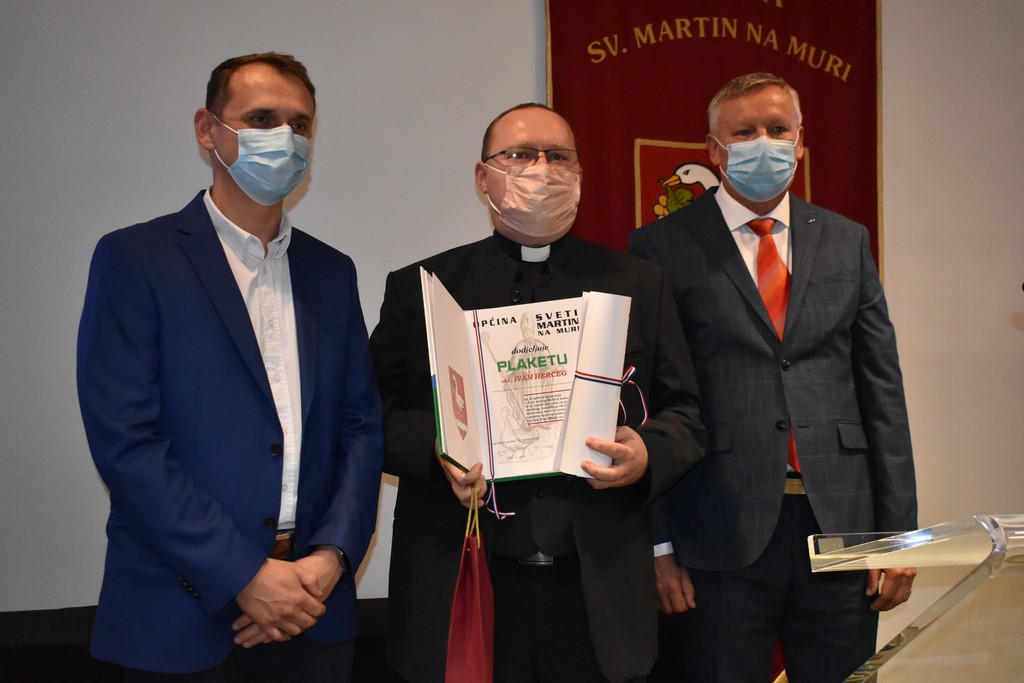 SVEČANO U TOPLICAMA SVETI MARTIN Nagrađeni Ivan Herceg, Matija Trstenjak, Tatjana Hažić, vatrogasci… SVEČANO U TOPLICAMA SVETI MARTIN Nagrađeni Ivan Herceg, Matija Trstenjak, Tatjana Hažić, vatrogasci…