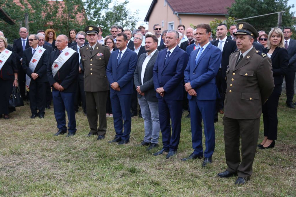 2145837110212942440772718202927