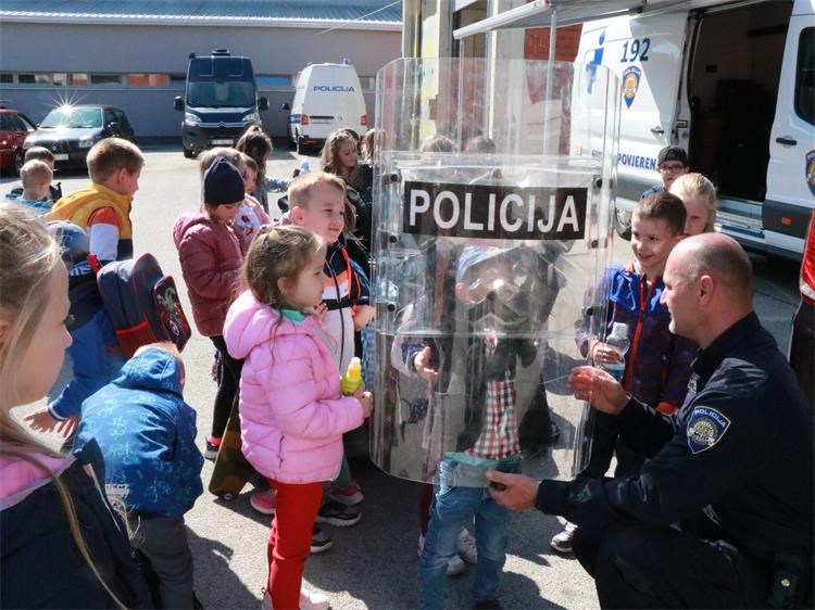 Zvjezdice posjetile Policijsku upravu međimursku