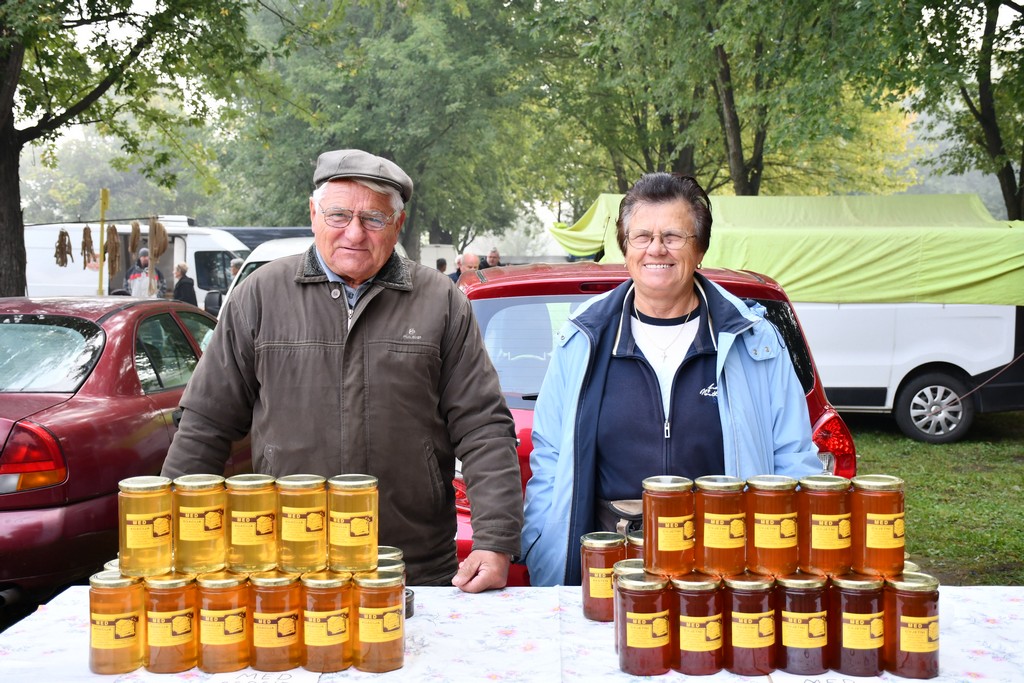 FOTO S dolaskom hladnijih dana povećan interes za kupnju drva za ogrjev