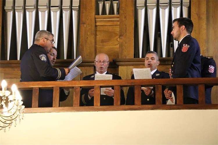 Svečana misa povodom devete obljetnice međimurske policijske kapelanije ‘Sveti Franjo Asiški’ Svečana misa povodom devete obljetnice međimurske policijske kapelanije ‘Sveti Franjo Asiški’