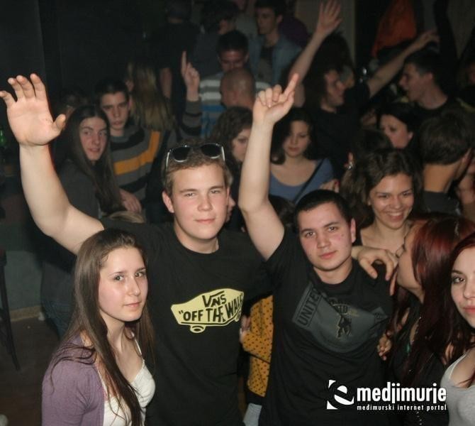 slika0034 Arcus (Subota, 21.4.2012) slika0034 Arcus (Subota, 21.4.2012)