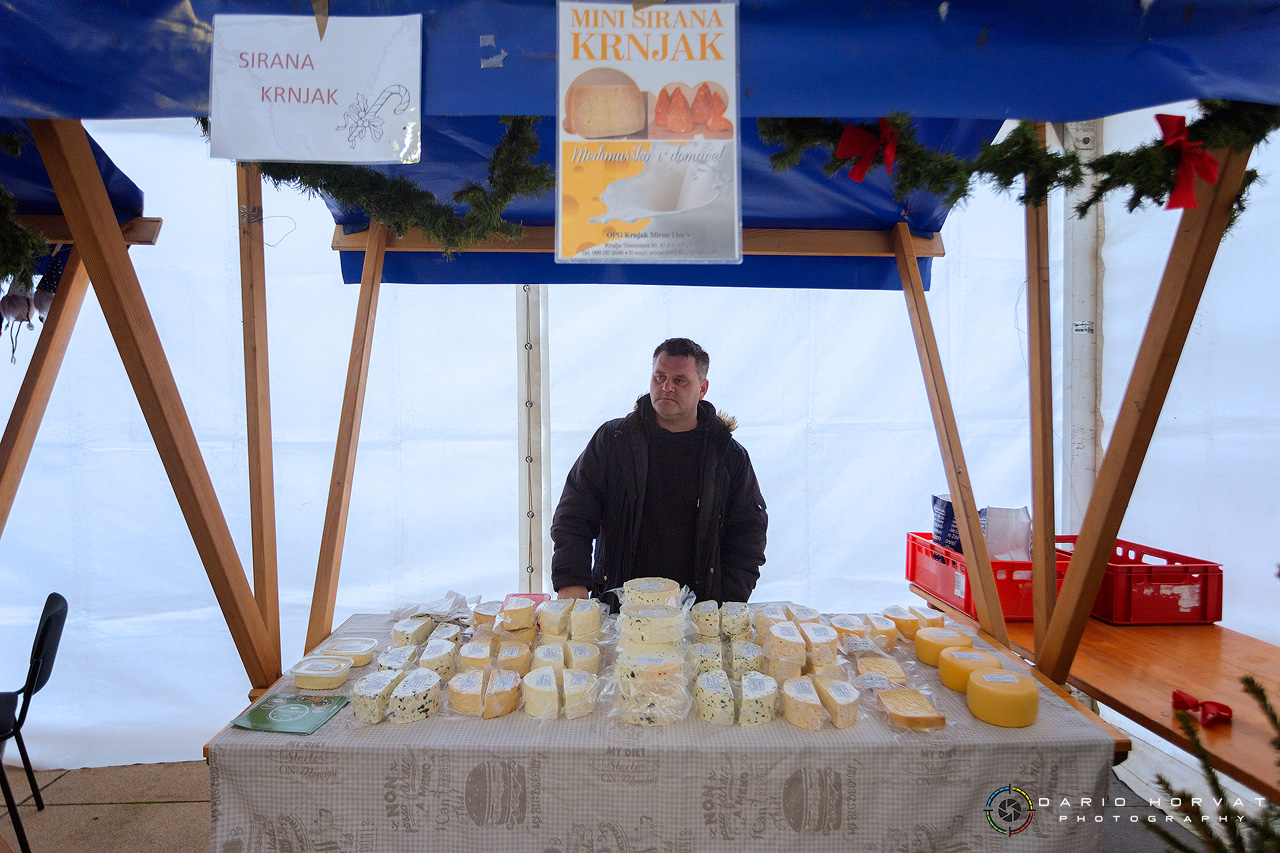 Raznovrsna ponuda na Božićnom sajmu ispod grijanog šatora u Prelogu