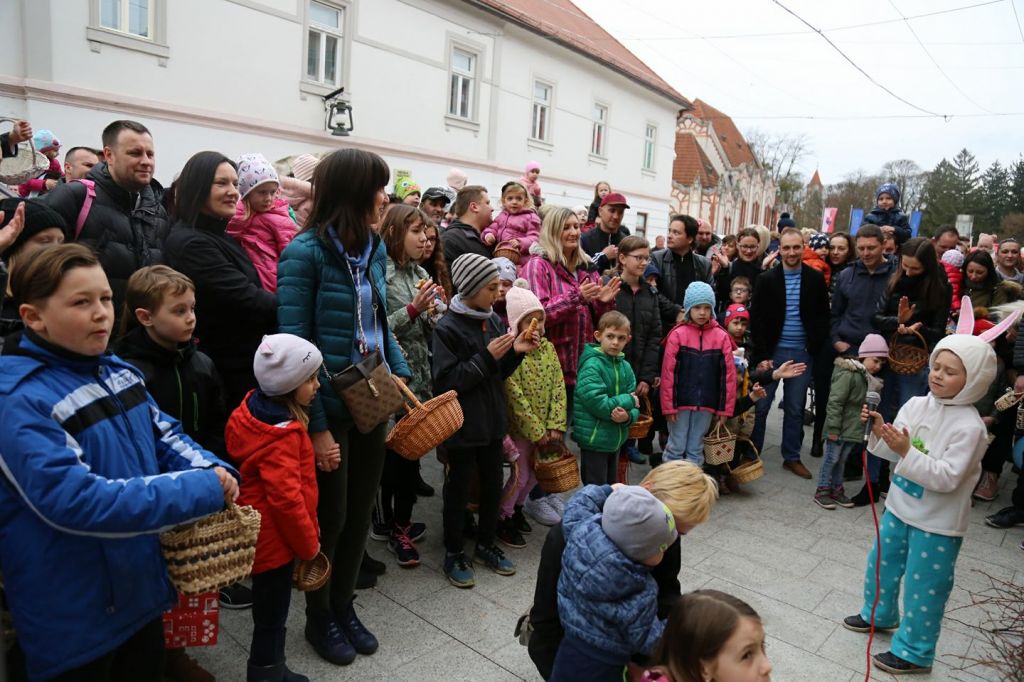 2994283810214694492172908192093