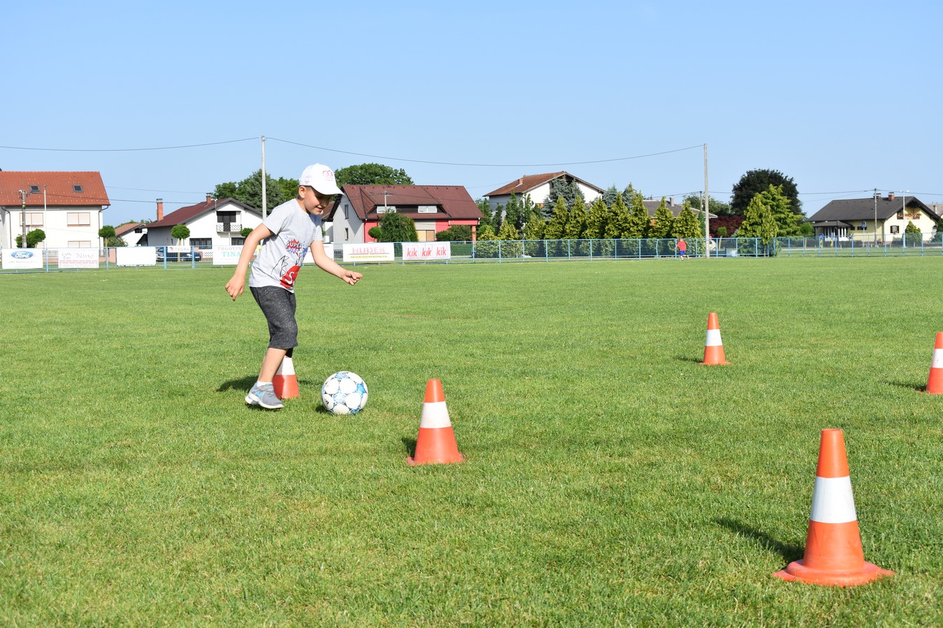 Djeca i roditelji u Strahonincu pokazali svoje sportske vještine
