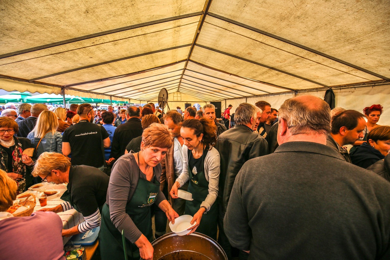 Murskim Središćem jutros se širio miris gulaša i cvijeća