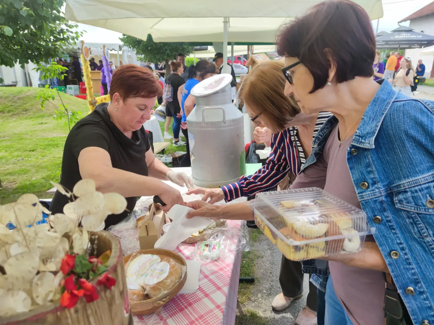 10.Festival oreha i sega kaj kcoj ide, Orehijada (10) 10.Festival oreha i sega kaj kcoj ide, Orehijada (10)