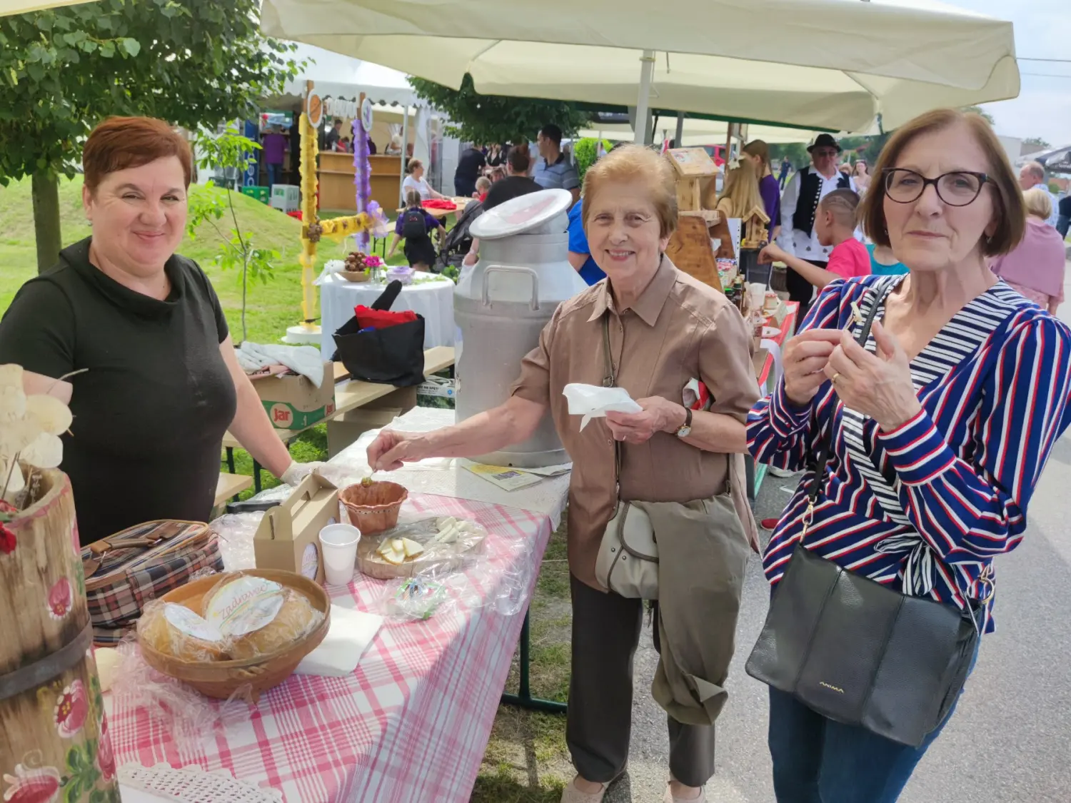 10.Festival oreha i sega kaj kcoj ide, Orehijada (11) 10.Festival oreha i sega kaj kcoj ide, Orehijada (11)