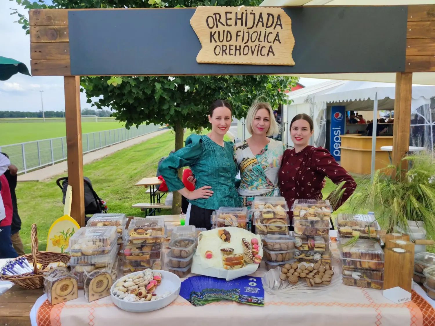 10.Festival oreha i sega kaj kcoj ide, Orehijada (3) 10.Festival oreha i sega kaj kcoj ide, Orehijada (3)