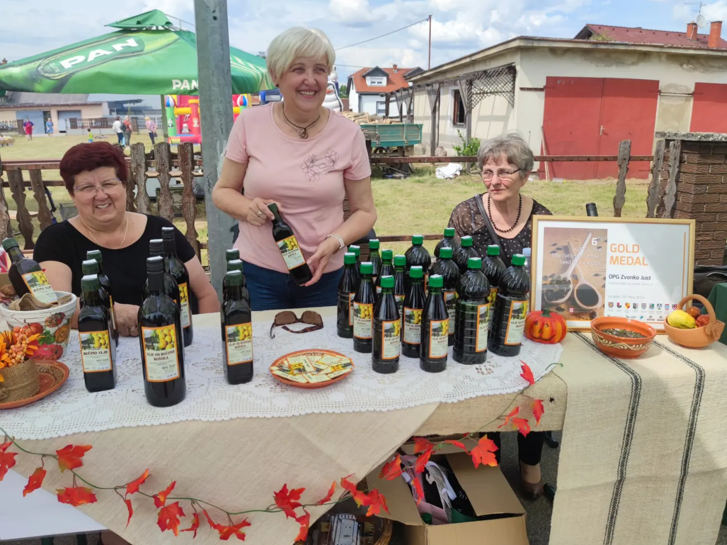 10.Festival oreha i sega kaj kcoj ide, Orehijada (4) 10.Festival oreha i sega kaj kcoj ide, Orehijada (4)