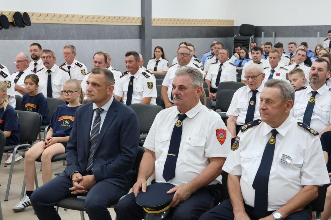 100 godina DVD Podbrest