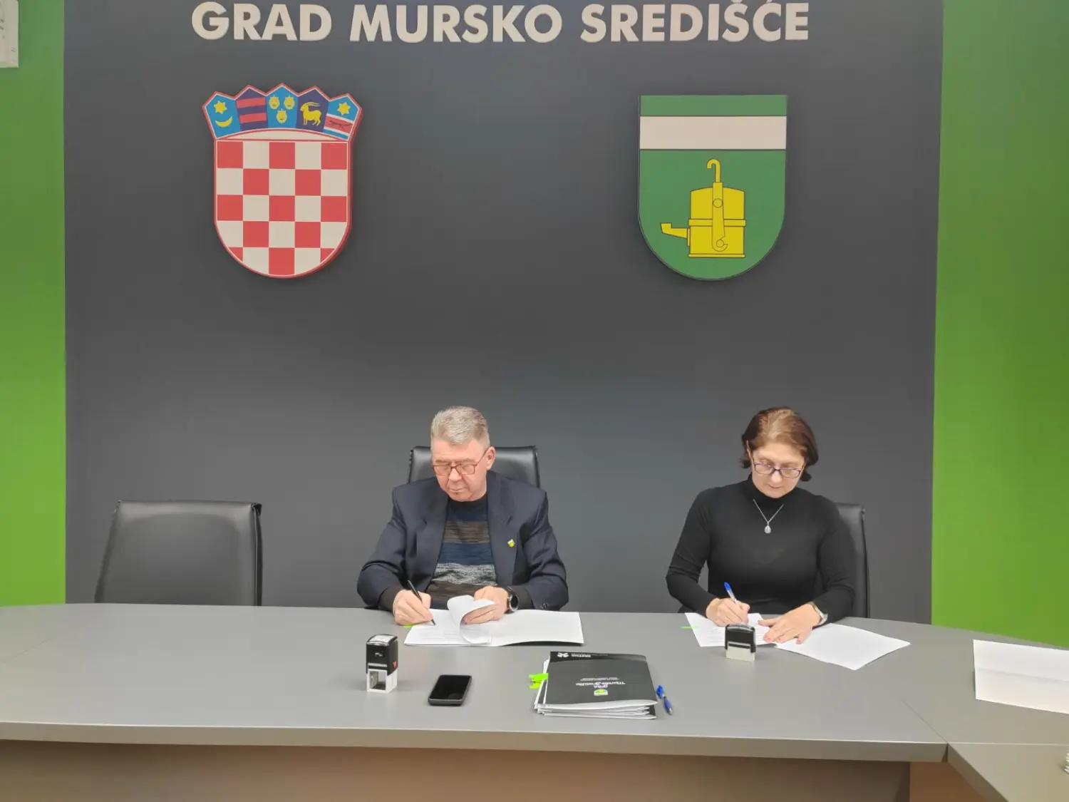 1000008758 1000008758