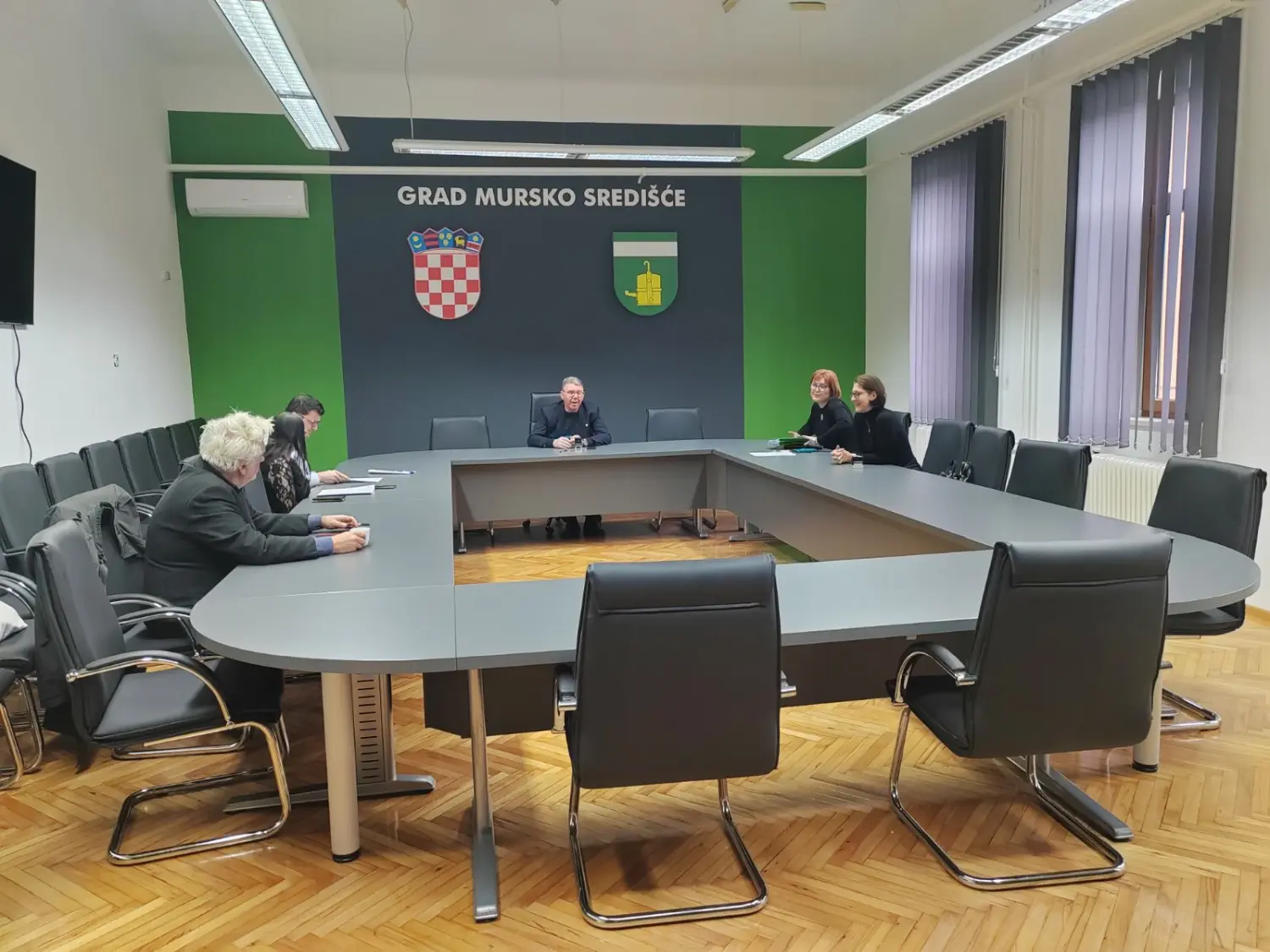 1000008759 1000008759