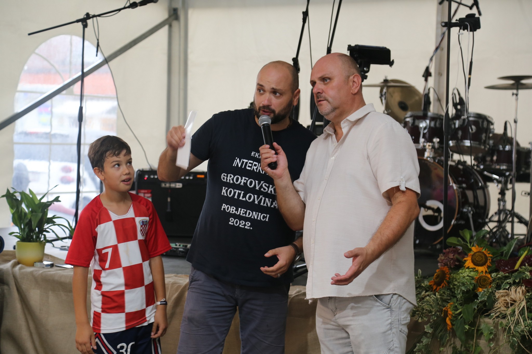 Miris ‘grofovske kotlovine’ u subotu se širio Pribislavcem