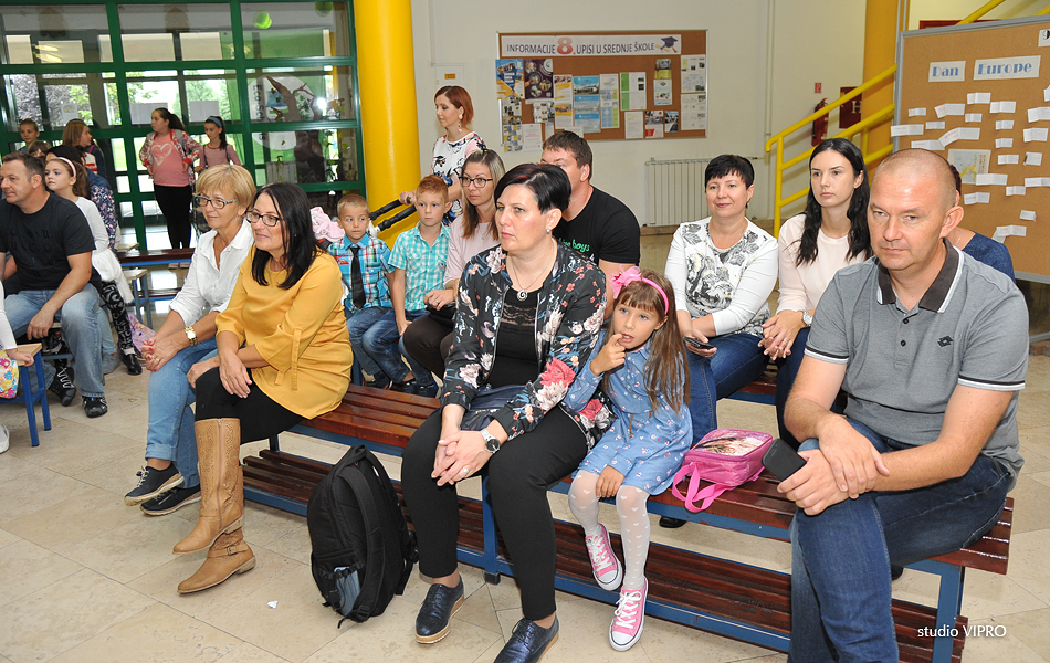 Prvašići Osnovne škole Prelog i Draškovec dočekani prigodnim programom