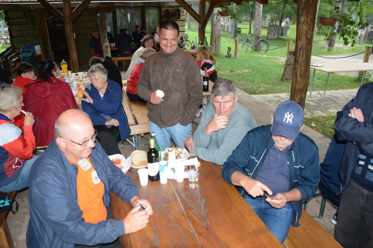 TRADICIJA DONJODUBRAVSKIH BRANITELJA Planirani spust otpao, druženje ostalo