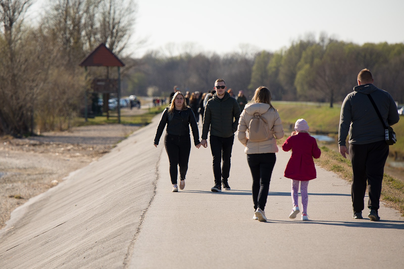 KLIKOM PO MARINI Suncem okupana Marina danas je bila prepuna ljudi!