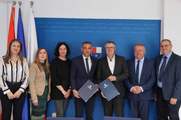 OSNOVNA ŠKOLA STRAHONINEC