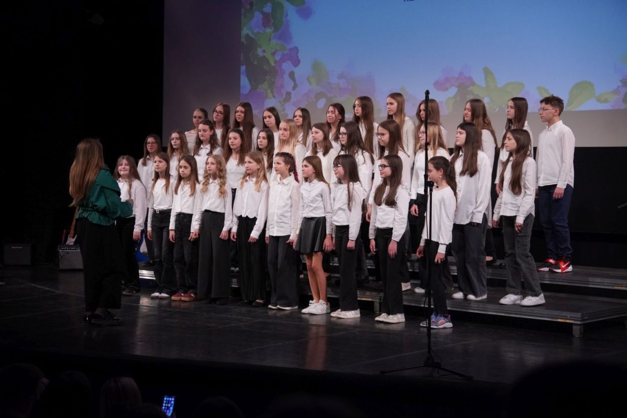 11. smotra pjevačkih zborova osnovnih i srednjih škola MŽ (33) 11. smotra pjevačkih zborova osnovnih i srednjih škola MŽ (33)