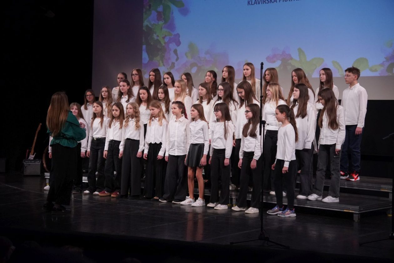 11. smotra pjevačkih zborova osnovnih i srednjih škola MŽ (34) 11. smotra pjevačkih zborova osnovnih i srednjih škola MŽ (34)