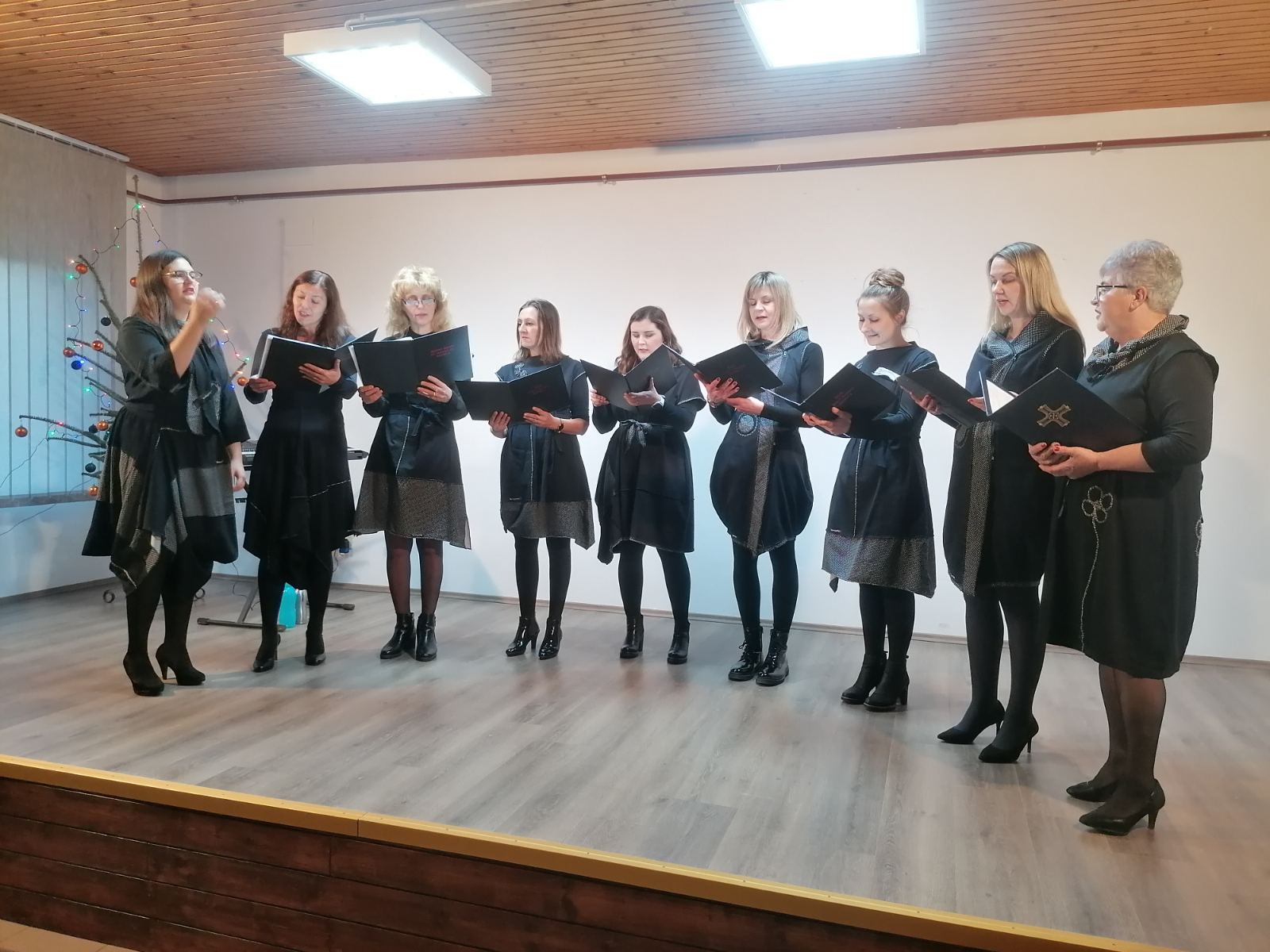 Blagdanski koncert vokalistica Svetog Marka u Štrukovcu