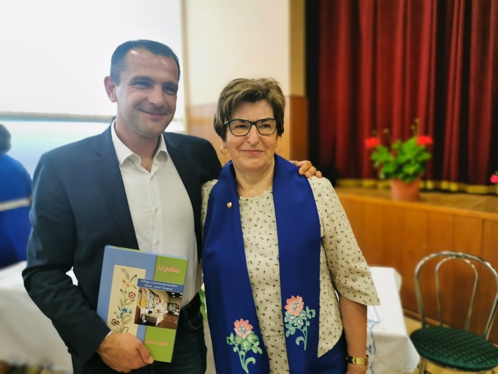 FOTO Udruga ‘Izvor’ iz Ivanovca je skromno, ali nezaboravno predstavila fotomonografiju 15 godina Udruge