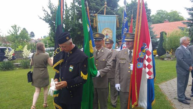 1350977097327570277026121073050