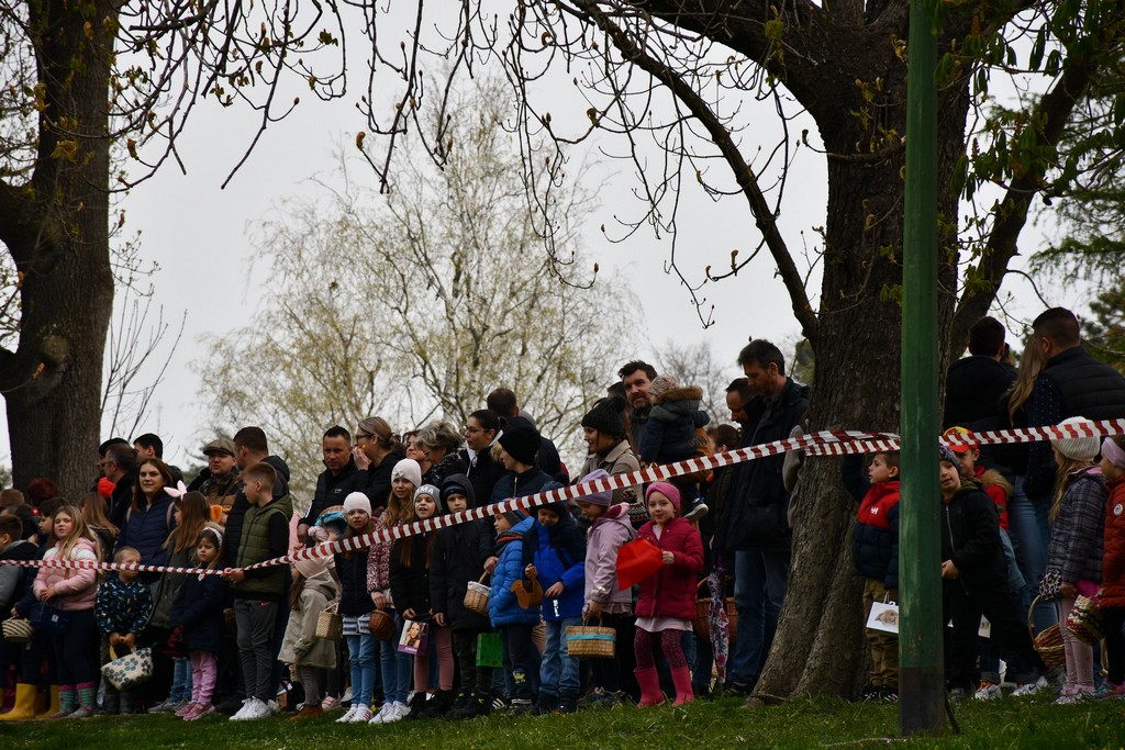 VIDEO I FOTO Potraga za uskrsnim jajima u Perivoj Zrinskih privukla mnoštvo mališana