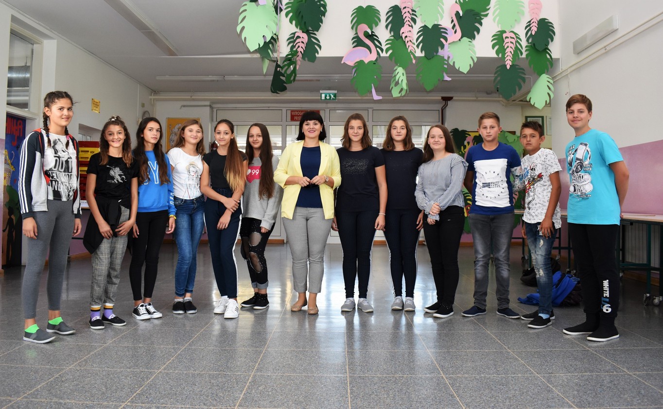 Učenici OŠ Kuršanec pružili novi izgled starim školskim stolicama