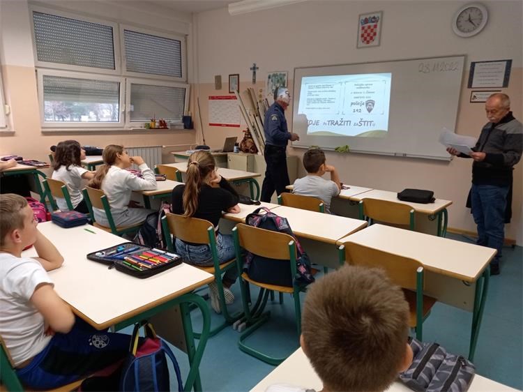 U kotoripskoj osnovnoj školi djeca učila o nasilju