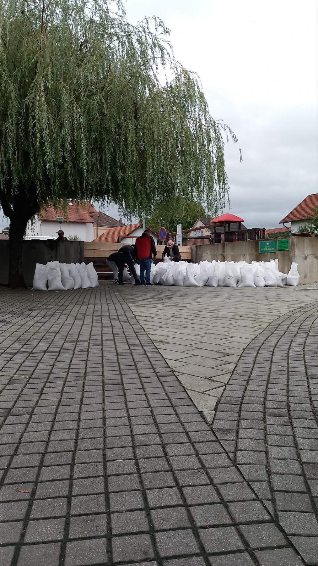 FOTO I VIDEO Radi se punom parom: U Murskom Središću pripremaju se za vodeni val