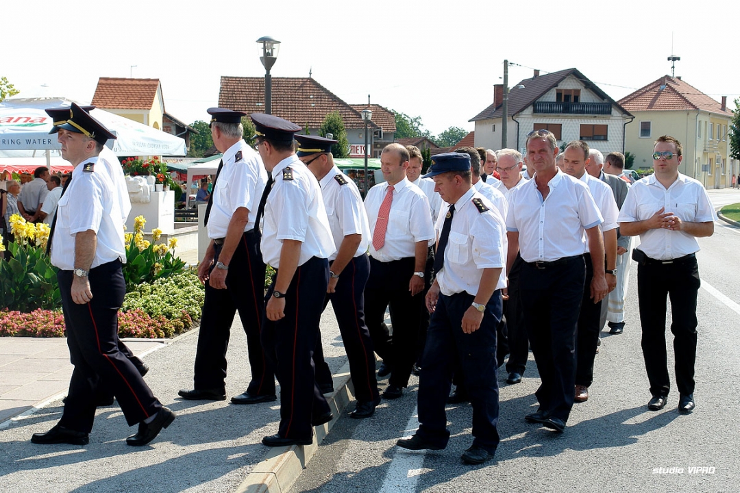 305012784dsc02390412453