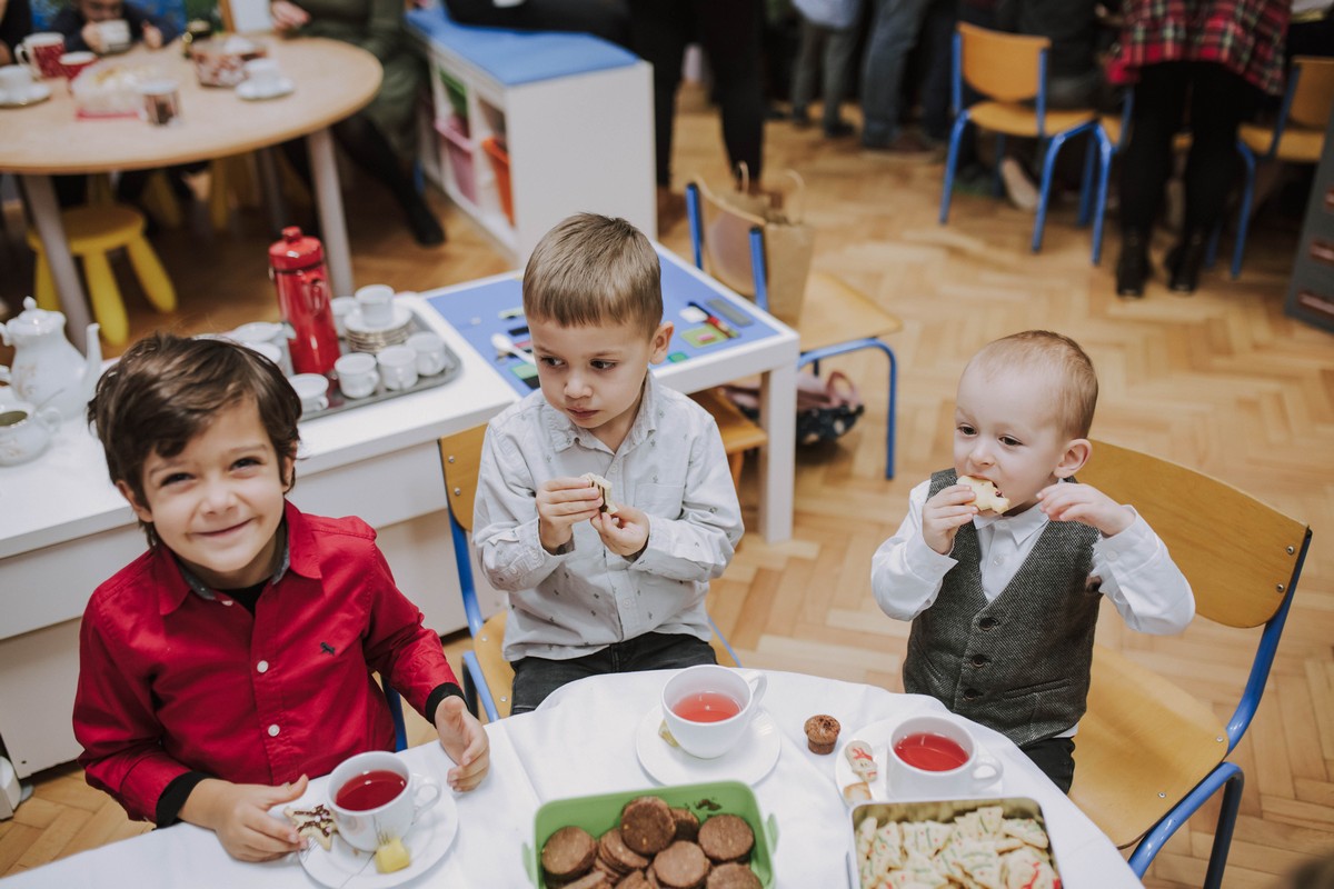 UZBUDLJIVE AKTIVNOSTI Mališani skupine Trešnjice uživali u pravoj Božićnoj čajanci