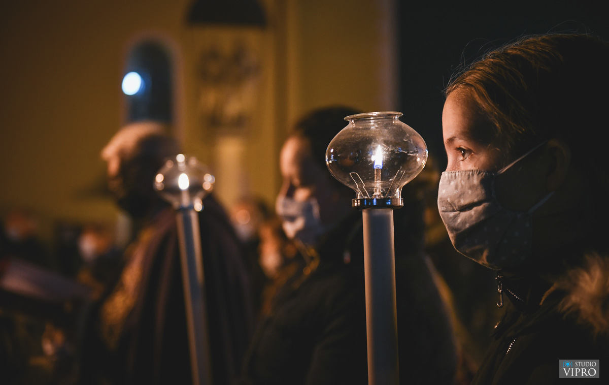 Prva svijeća, svijeća nade, upaljena na adventskom vijencu u Prelogu