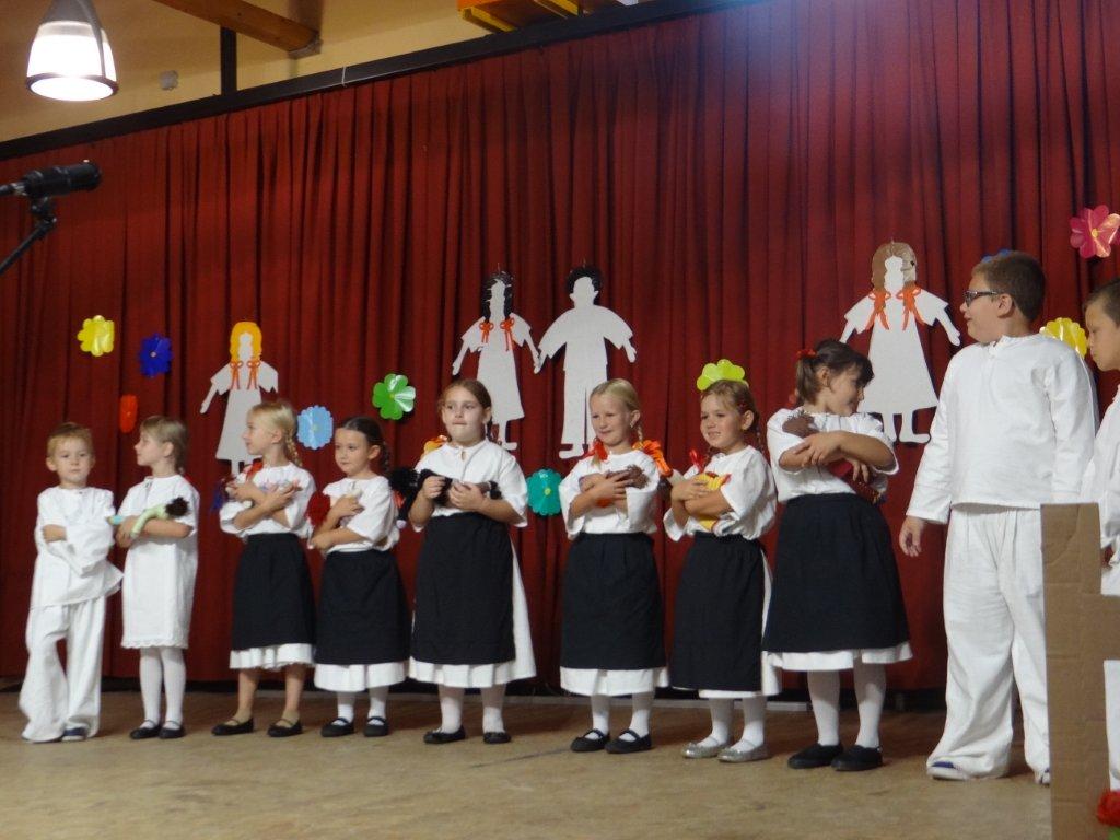 Prvi dječji folklorni susreti u Žiškovcu