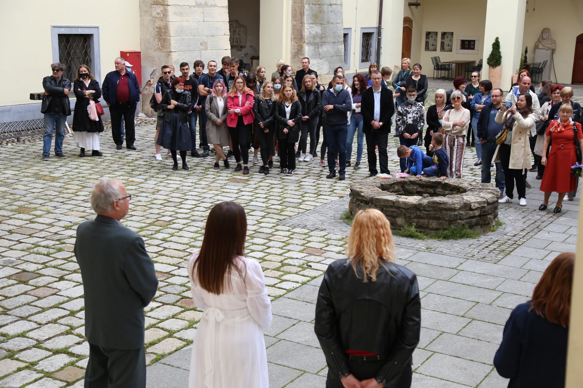 Izložba ‘Plave i crvena’ Ruse Trajkove u Muzeju Međimurja Čakovec
