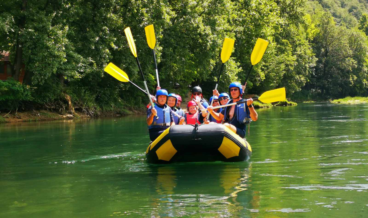 Raftingom po Uni, Labudovi se pripremali za Lov na labuđe pero