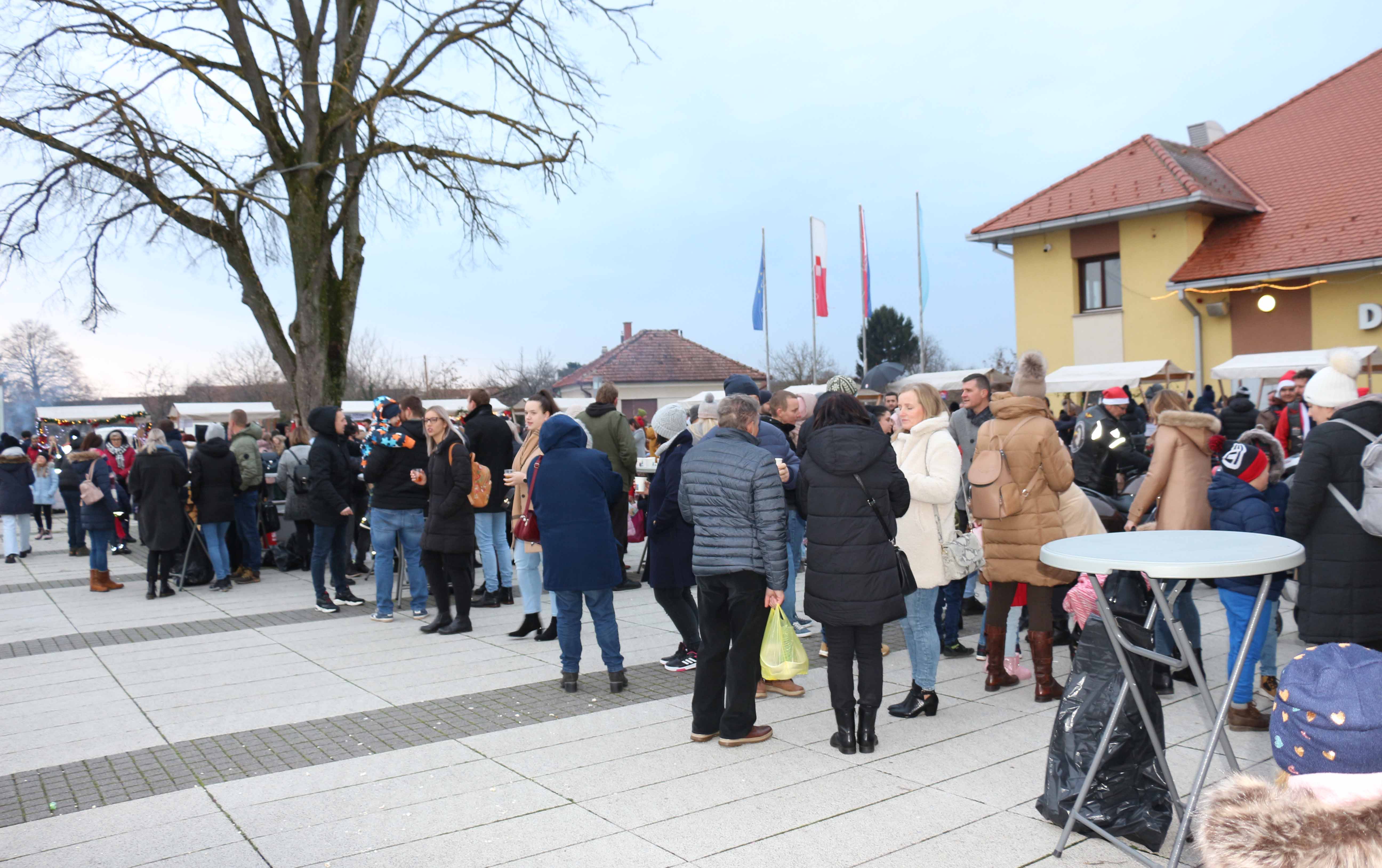 Božićni sajam u Maloj Subotici