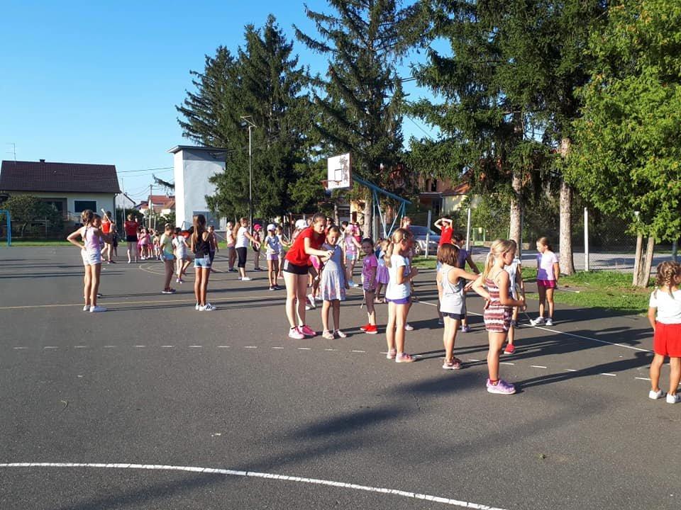 Četvrti Mažoret kamp u Kotoribi okuplja veliki broj djevojčica